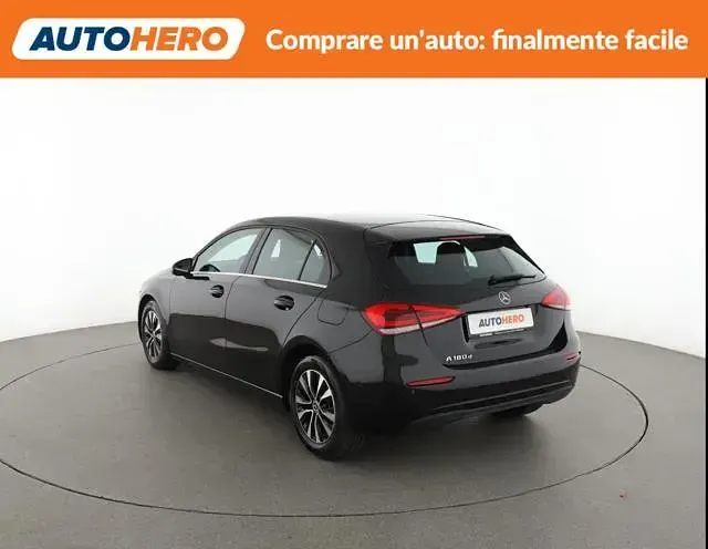 Usata Mercedes A180 Business 116 CV (85 kW) 2022 Nero Berlina