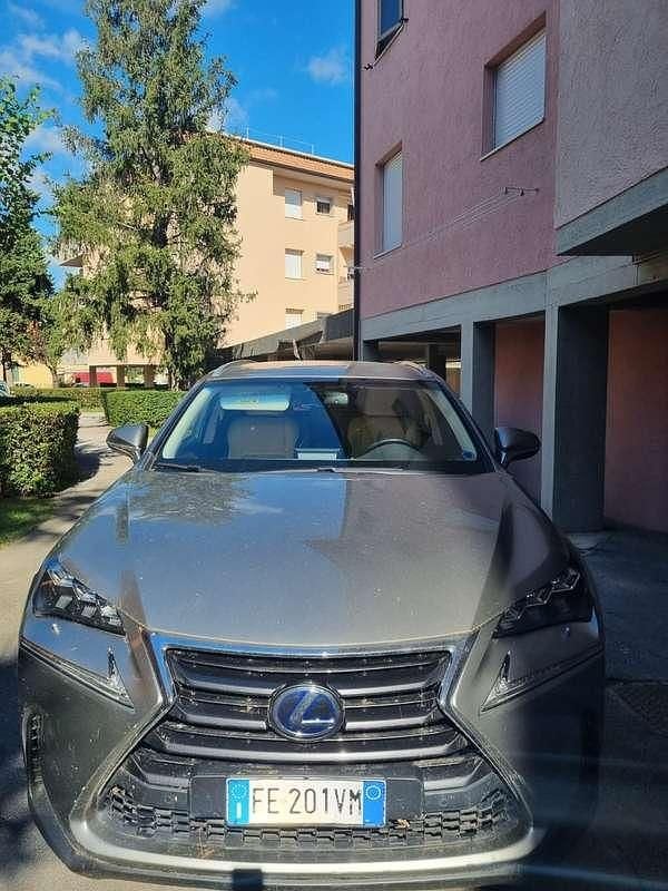 Usata Lexus NX300h Luxury Line 155 CV (114 kW) 2016 SUV