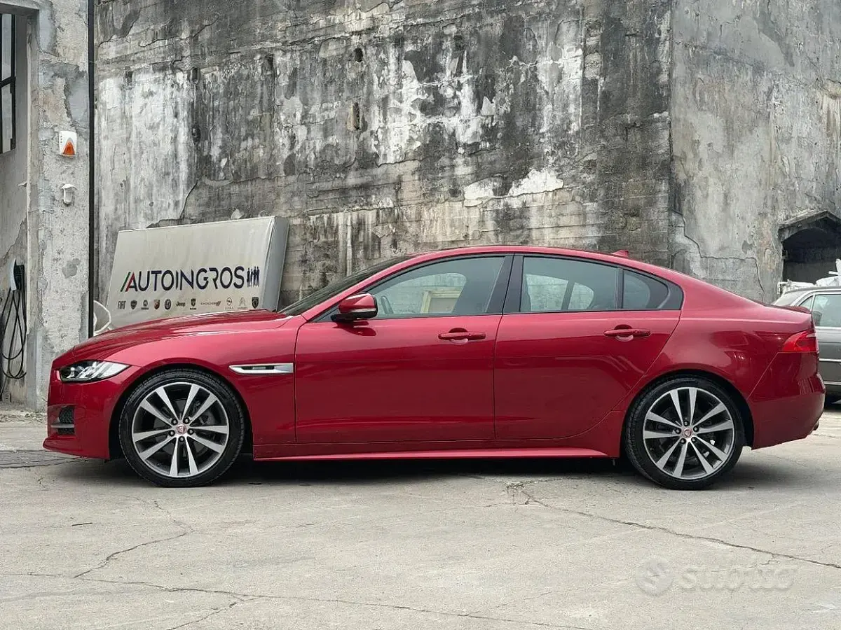 Usata Jaguar XE R-Sport 179 CV (131 kW) 2015 Rosso Berlina