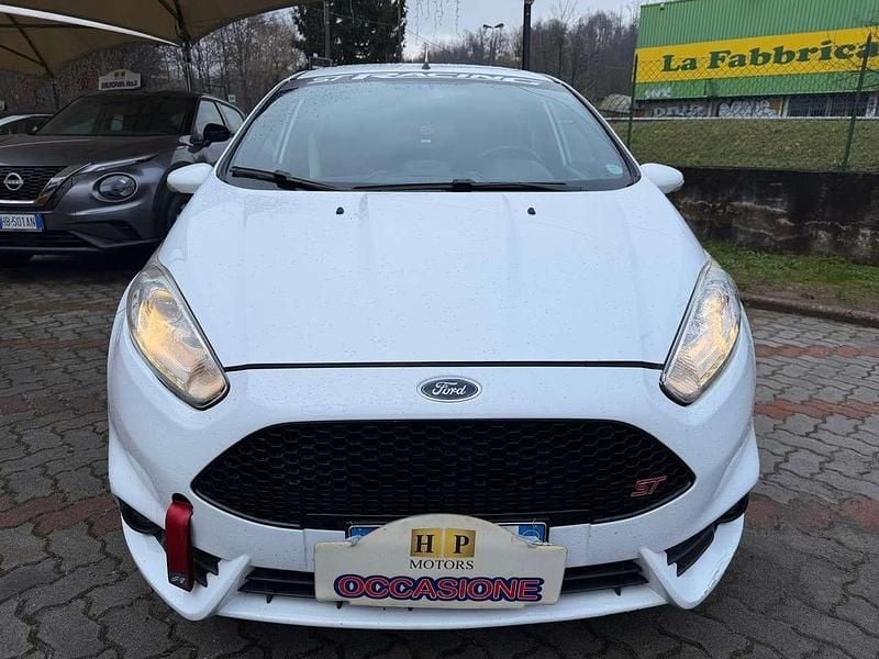 Usata Ford Fiesta ST 182 CV (133 kW) 2017 Bianco Berlina