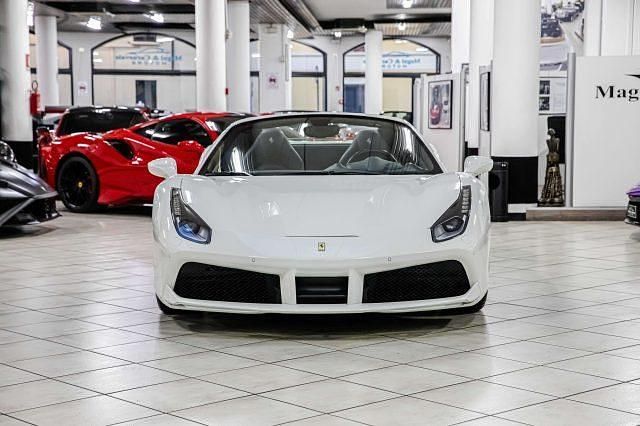 Usata Ferrari 488 670 CV (492 kW) 2018 Bianco Cabrio