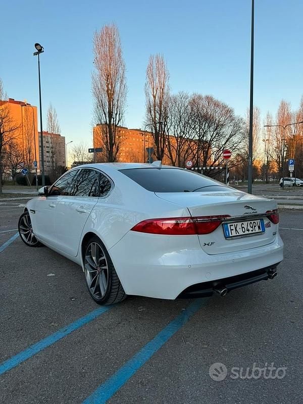 Usata Jaguar XF 2018 Bianco Berlina