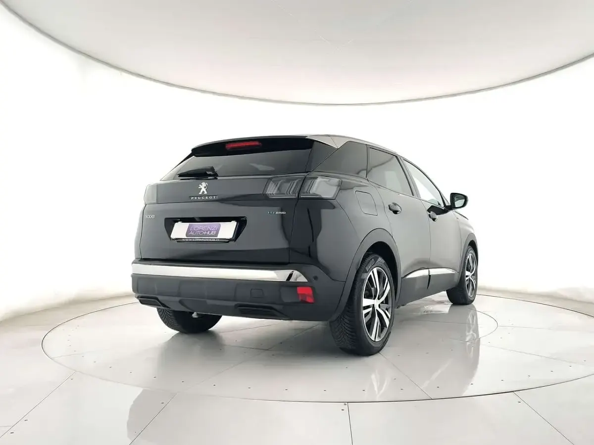 Usata Peugeot 3008 Allure 181 CV (133 kW) 2022 Nero metallizzato SUV