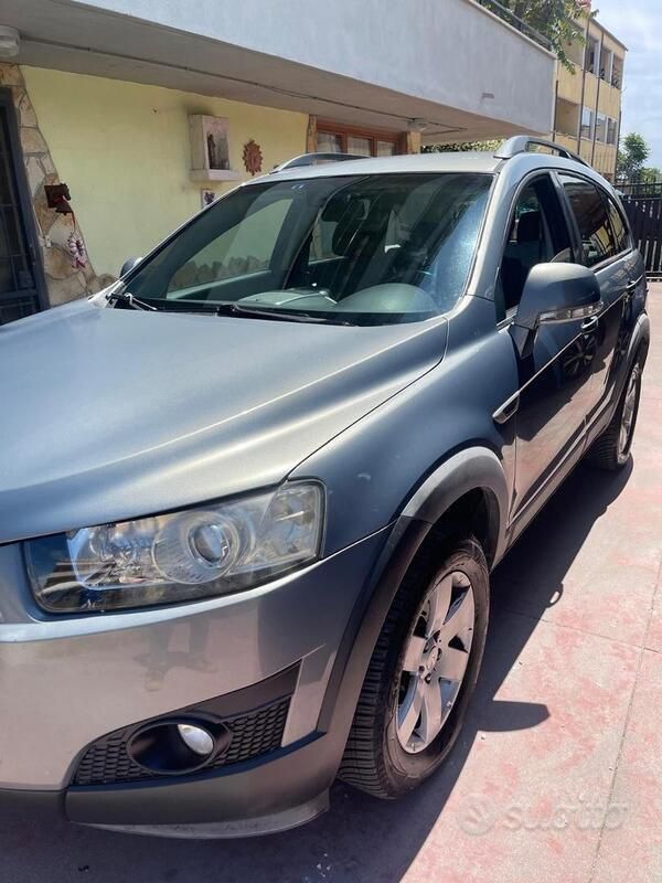 Usata Chevrolet Captiva 163 CV (119 kW) 2013 Grigio SUV
