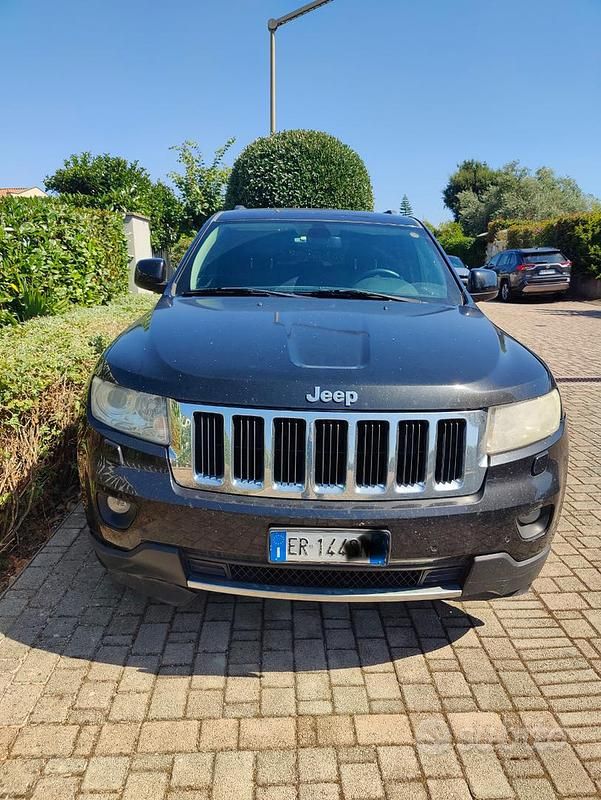 Nero Usata 2013 Jeep Grand Cherokee SUV | 7900 € (Ottimo prezzo) - Immagine 1/4
