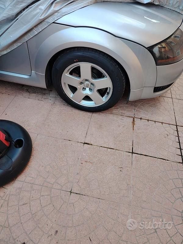Usata Audi TT 180 CV (132 kW) 1999 Grigio Coupé