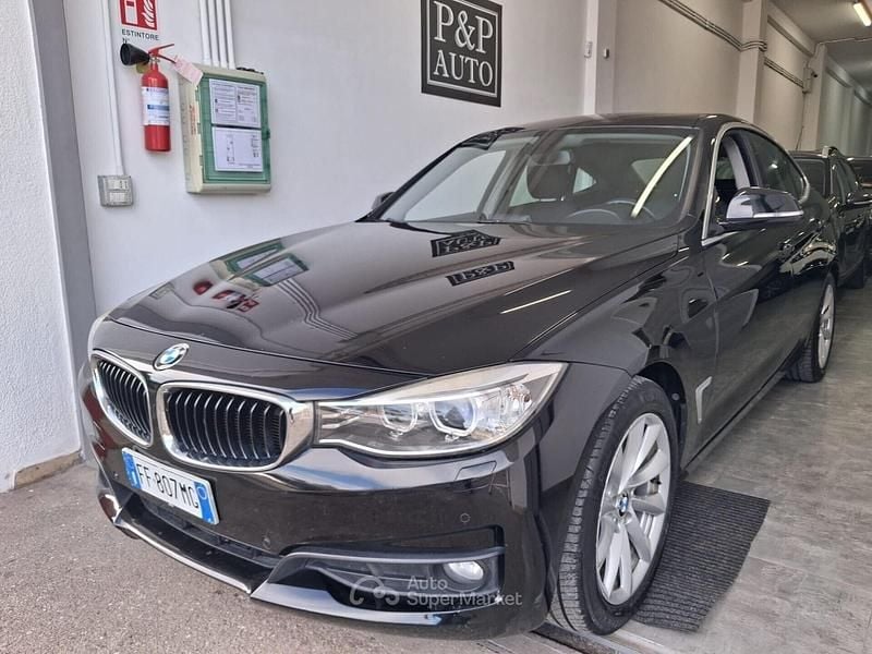 Usata BMW 318 Luxury Line 150 CV (110 kW) 2016 Nero Berlina