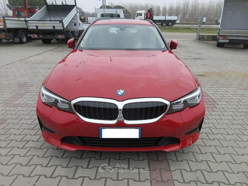 Usata BMW 320 190 CV (139 kW) 2022 Rosso Station wagon