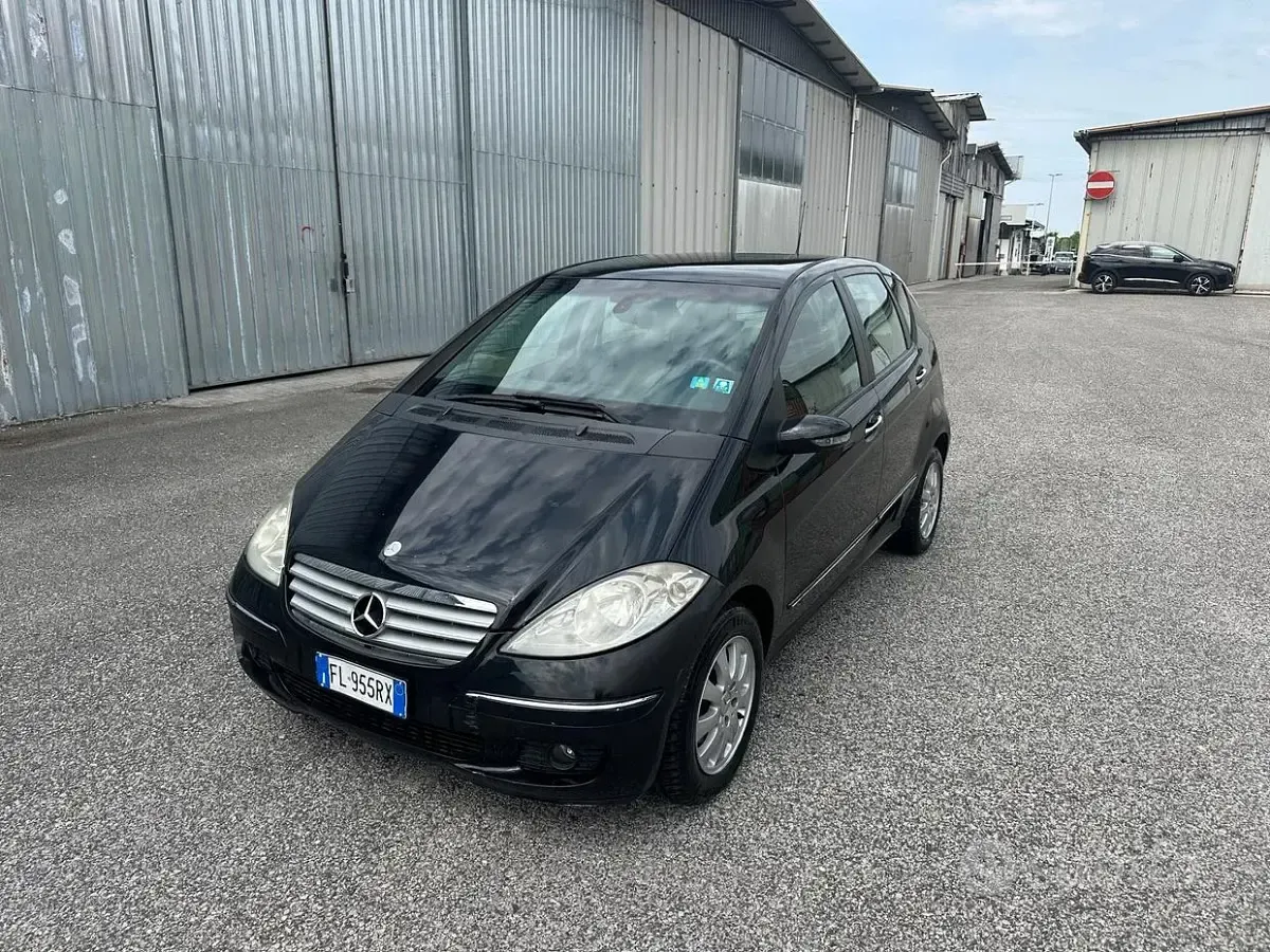 Usata Mercedes A180 Avantgarde 109 CV (80 kW) 2008 Nero Berlina