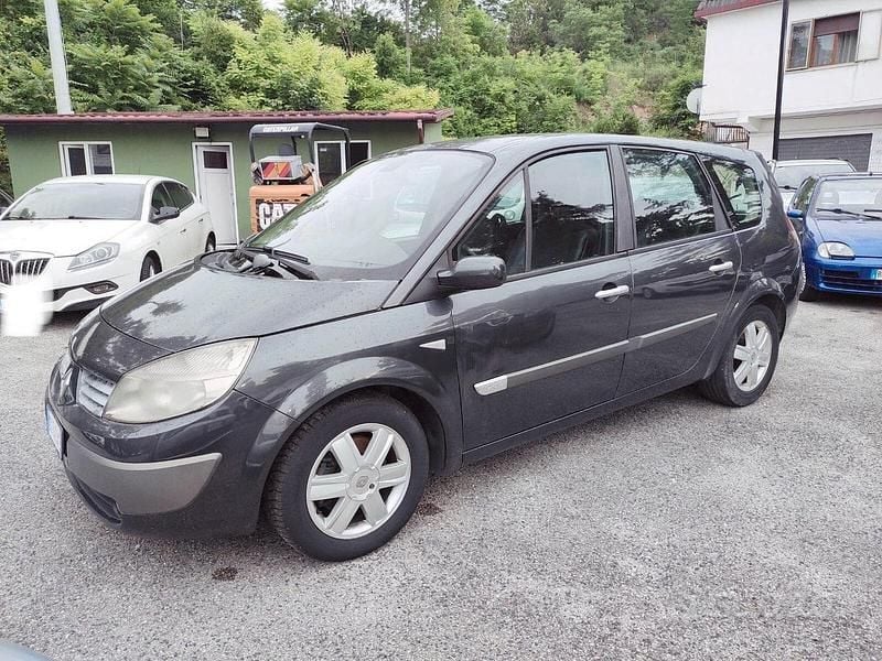 Usata Renault Scénic II 130 CV (95 kW) 2005 Nero Monovolume