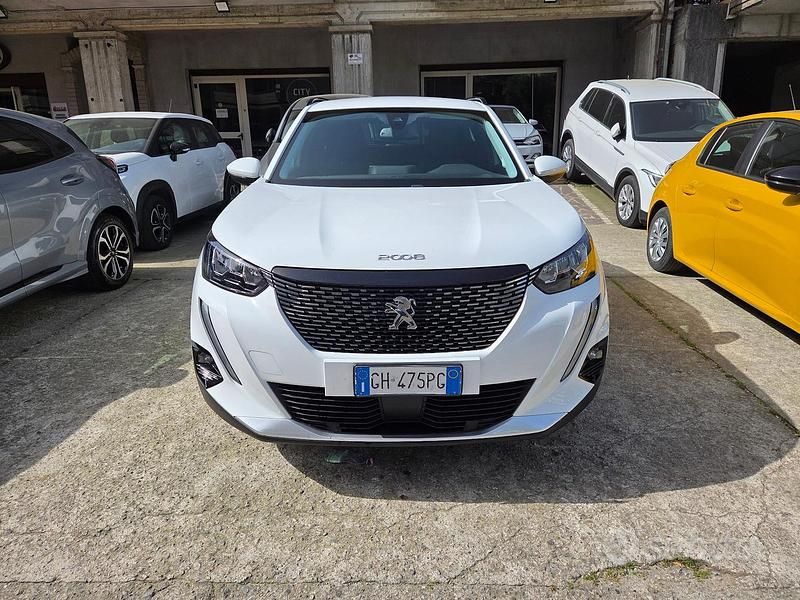 Usata Peugeot 2008 Allure 130 CV (95 kW) 2021 Bianco SUV