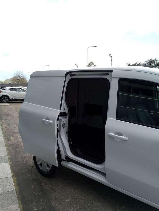 Nuova Renault Kangoo 131 CV (96 kW) 2025 Bianco Furgone