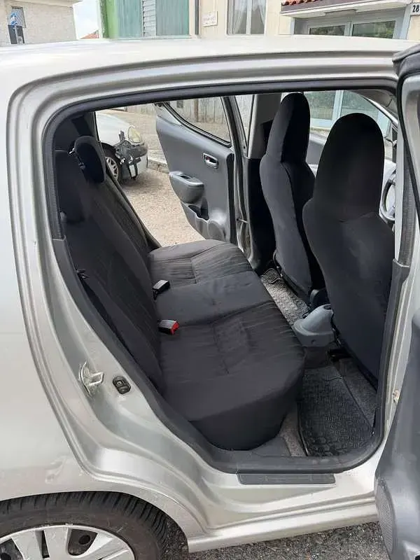 Usata Nissan Pixo 68 CV (50 kW) 2010 Grigio Utilitaria