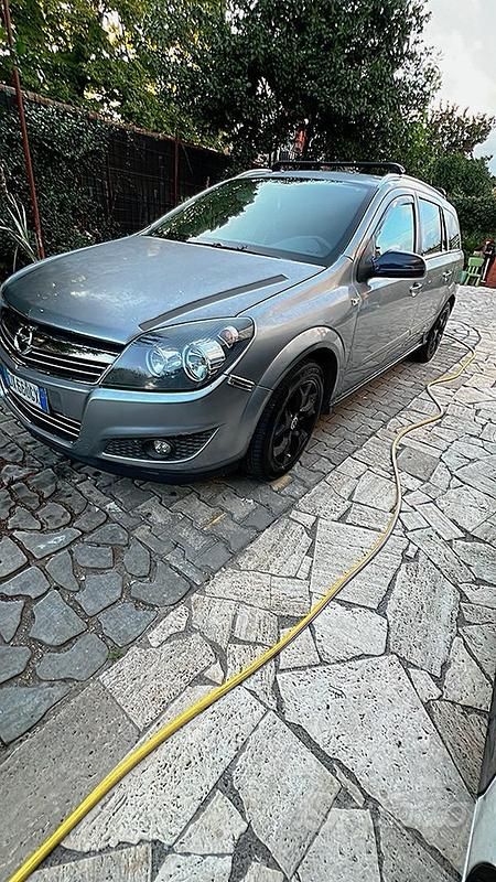Usata 2009 Opel Astra Enjoy Station wagon | 1300 € (Cara) - Immagine 1/4
