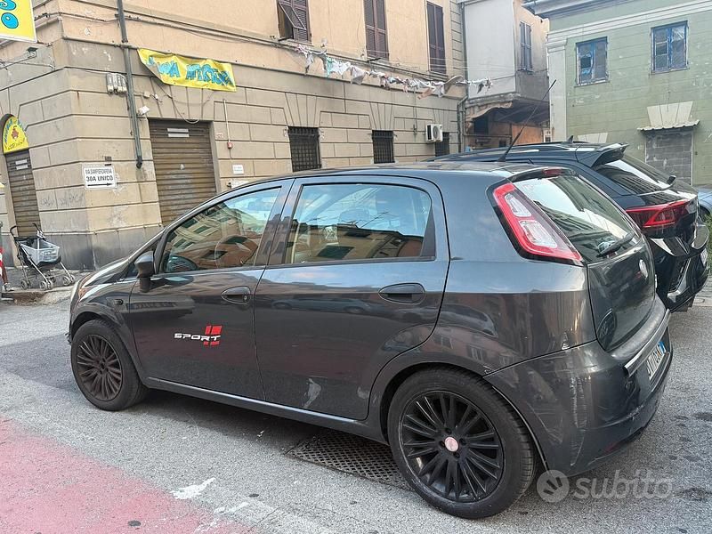 Usata Fiat Grande Punto 65 CV (47 kW) 2009 Nero Utilitaria