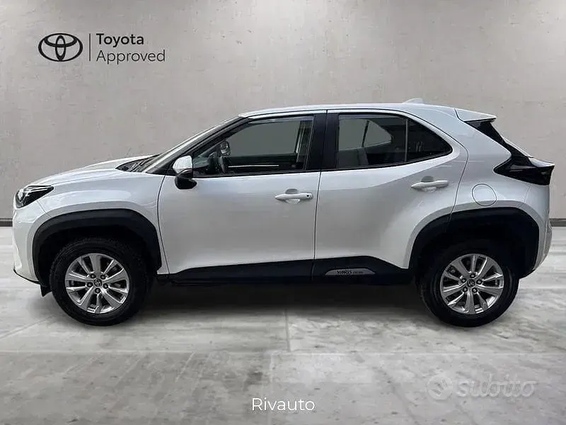 Usata Toyota Yaris Cross Active 116 CV (85 kW) 2022 Bianco SUV