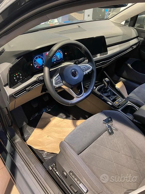 Usata VW Golf VIII 115 CV (84 kW) 2023 Grigio Berlina