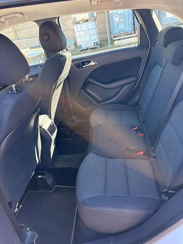 Usata Mercedes B180 109 CV (80 kW) 2017 Monovolume