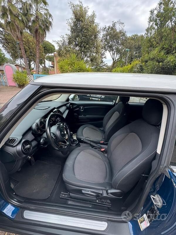 Usata Mini Cooper D 2014 Blu Utilitaria