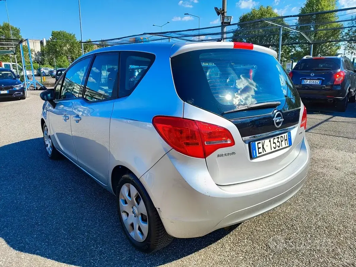 Usata Opel Meriva 110 CV (80 kW) 2011 Grigio Monovolume