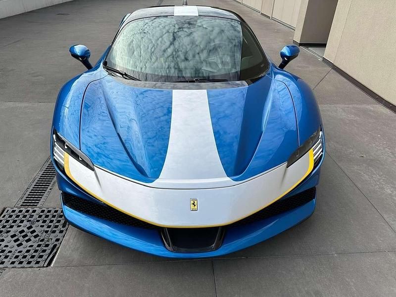Usata Ferrari SF90 999 CV (734 kW) 2024 Blu/azzurro