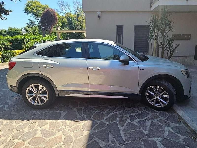 Argento Usata 2020 Audi Q3 Sportback S-Line SUV | 27.500 € (Ottimo prezzo) - Immagine 1/4