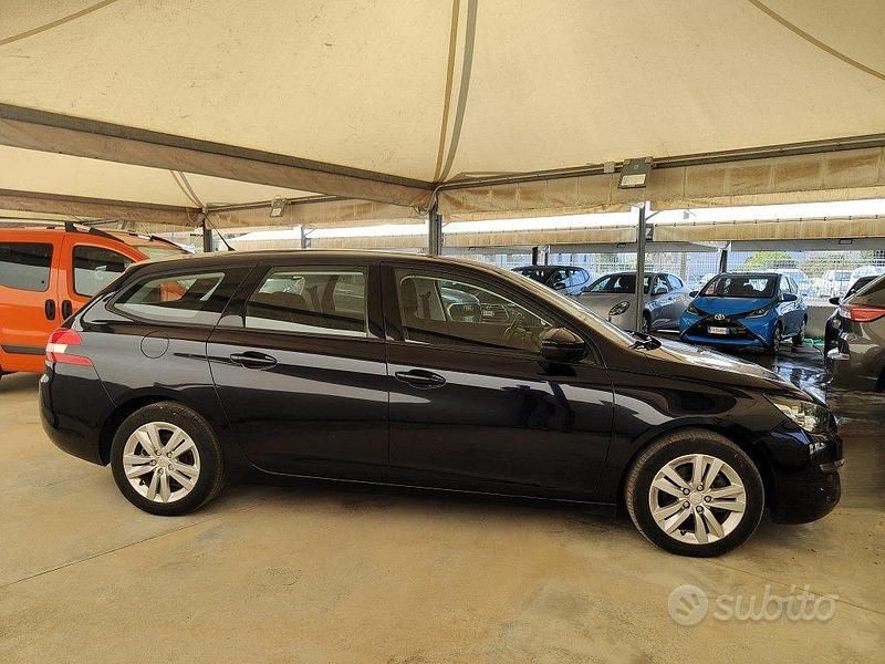 Usata Peugeot 308 SW Active 116 CV (85 kW) 2015 Blu Station wagon
