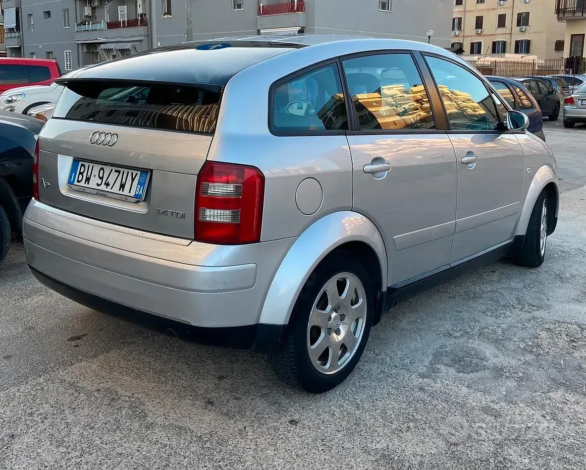 Usata Audi A2 75 CV (55 kW) 2002 Grigio Utilitaria