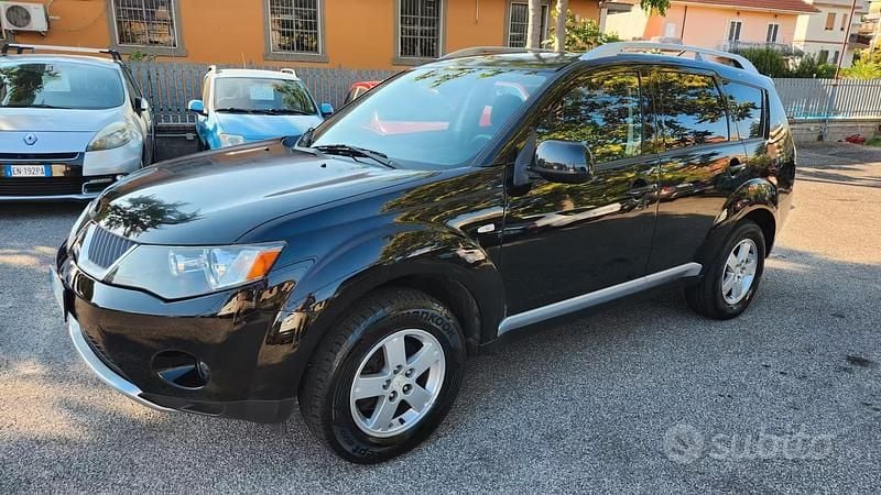 Usata Mitsubishi Outlander Intense 140 CV (102 kW) 2007 Nero SUV