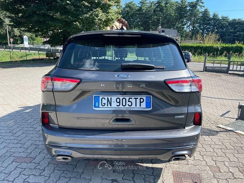 Usata Ford Kuga ST-Line 190 CV (139 kW) 2023 Gray SUV