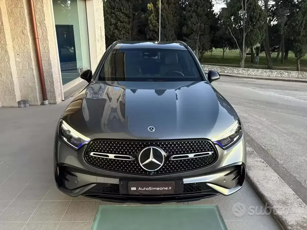 Usata Mercedes GLC220 Premium 197 CV (144 kW) 2022 Grigio scuro SUV