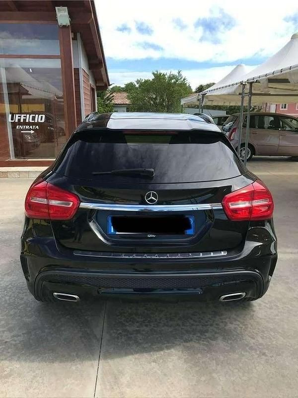 Usata Mercedes GLA200 Business 136 CV (100 kW) 2017 Nero SUV