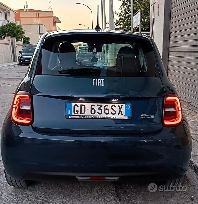Usata Fiat 500e Icon 86 kW (117 CV) 2020 Blu Berlina