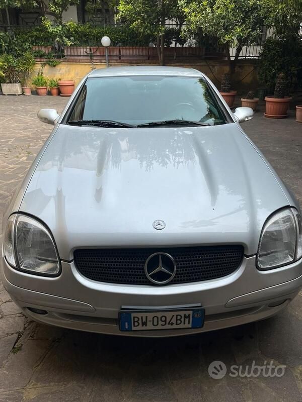 Usata Mercedes SLK200 192 CV (141 kW) 2002 Argento Cabrio