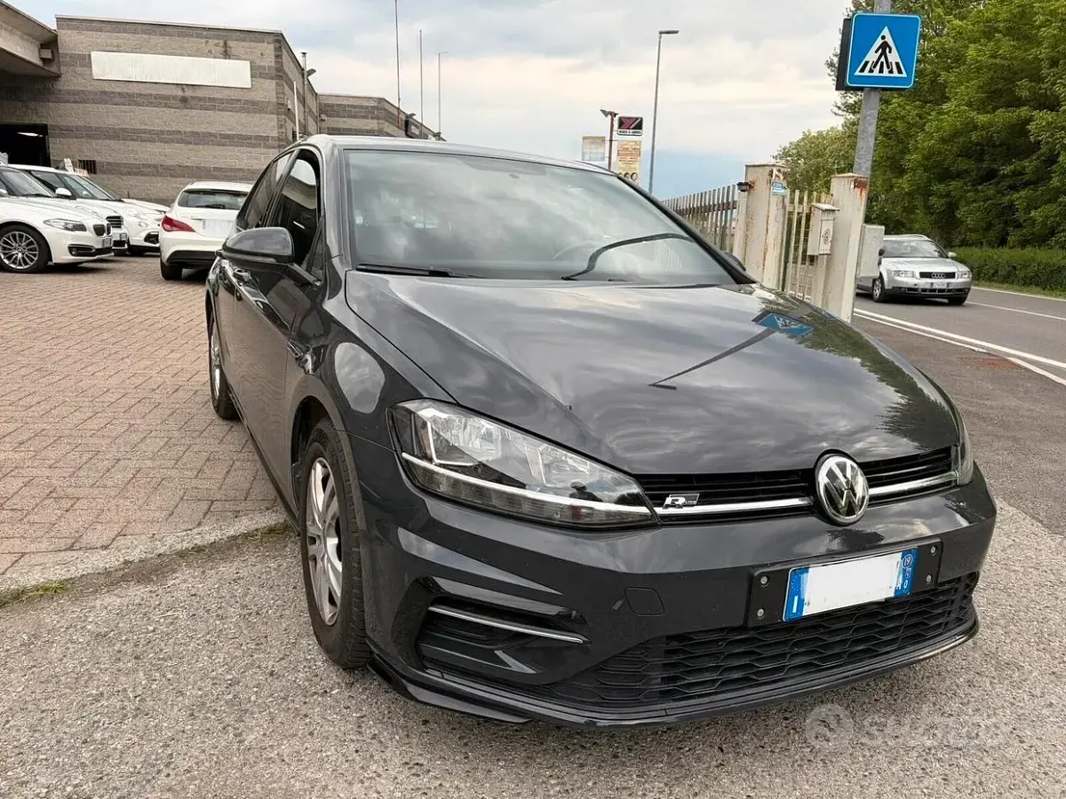 Usata VW Golf VII Trendline 116 CV (85 kW) 2019 Nero Berlina