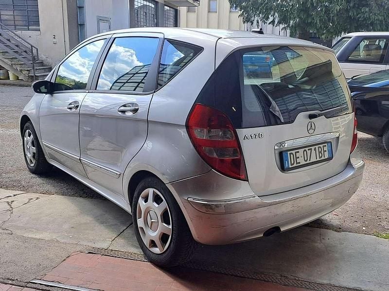 Käytetty Mercedes A170 Classic 116 HP (85 kW) 2006 Hopea Tila-auto
