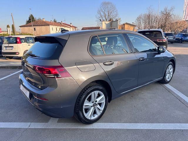 Usata VW Golf VIII Life 115 CV (84 kW) 2022 Grigio scuro