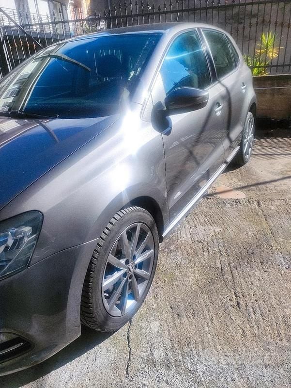 Usata VW Polo Highline 90 CV (66 kW) 2017 Grigio Berlina