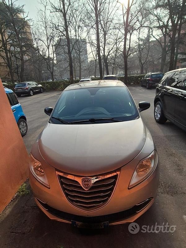 Usata Lancia Ypsilon 95 CV (69 kW) 2011 Giallo Utilitaria