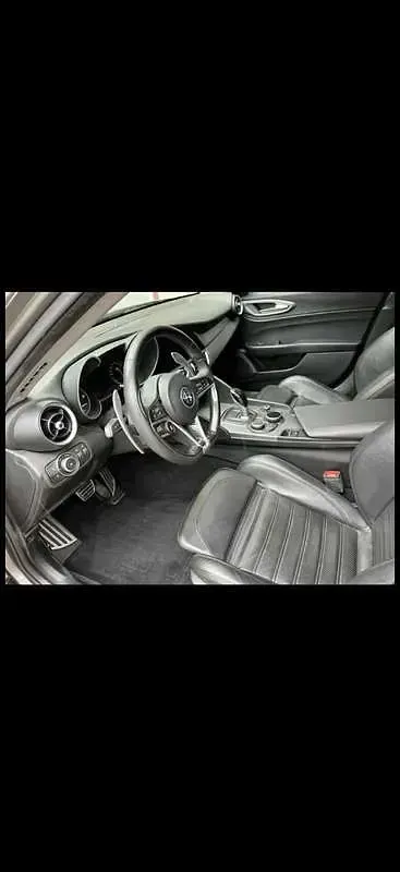 Usata Alfa Romeo Giulia Veloce 211 CV (155 kW) 2017 Grigio Berlina