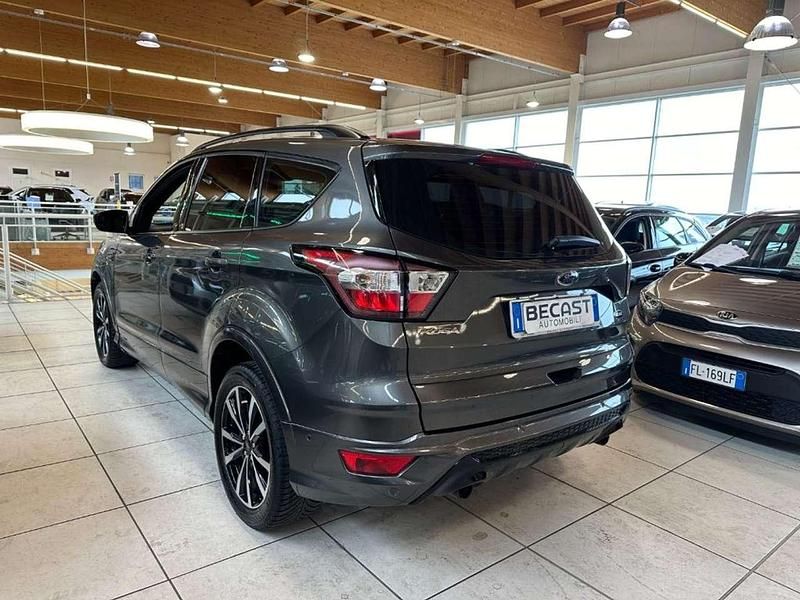 Usata Ford Kuga ST-Line 120 CV (88 kW) 2019 Grigio scuro metallizzato SUV