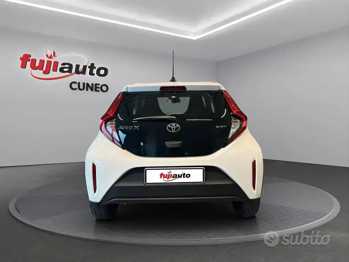 Nuova Toyota Aygo X 116 CV (85 kW) 2026 Bianco SUV