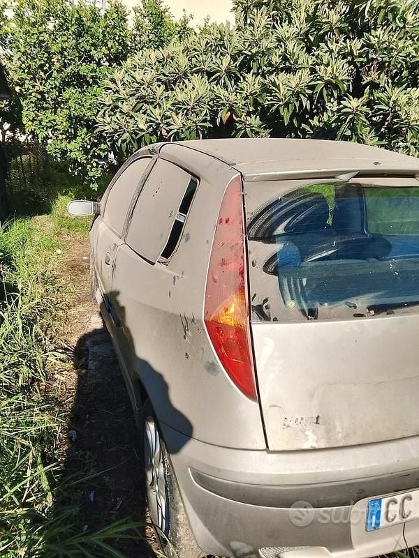 Usata Fiat Punto 86 CV (63 kW) 2003 Utilitaria