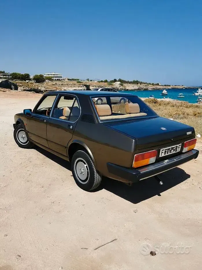 Usata Alfa Romeo Alfetta Quadrifoglio 130 CV (95 kW) 1983 Marrone Berlina