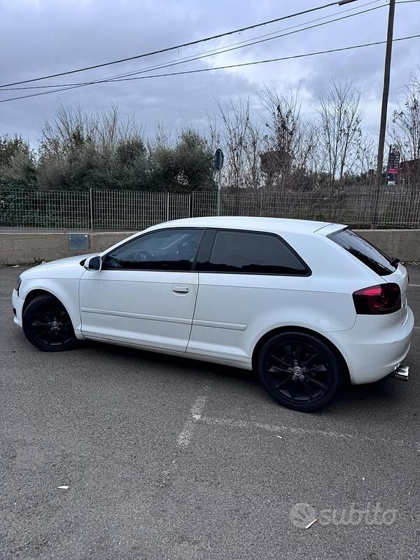 Usata Audi A3 105 CV (77 kW) 2011 Bianco Berlina