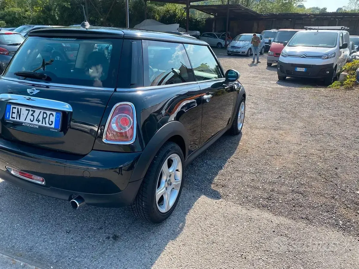 Brugt Mini Cooper 75 HK (55 kW) 2012 Sort Hatchback