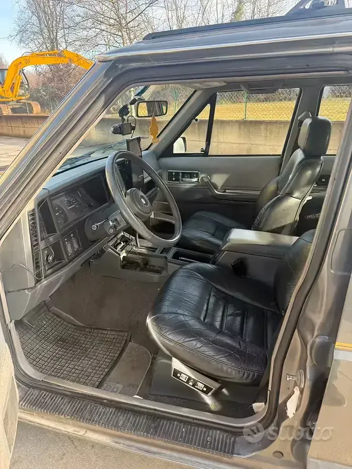 Usata Jeep Cherokee 130 CV (95 kW) 1988 Marrone SUV