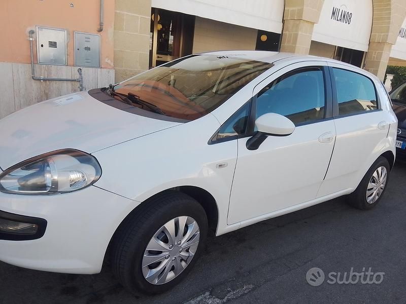 Usata Fiat Punto 75 CV (55 kW) 2010 Bianco Utilitaria