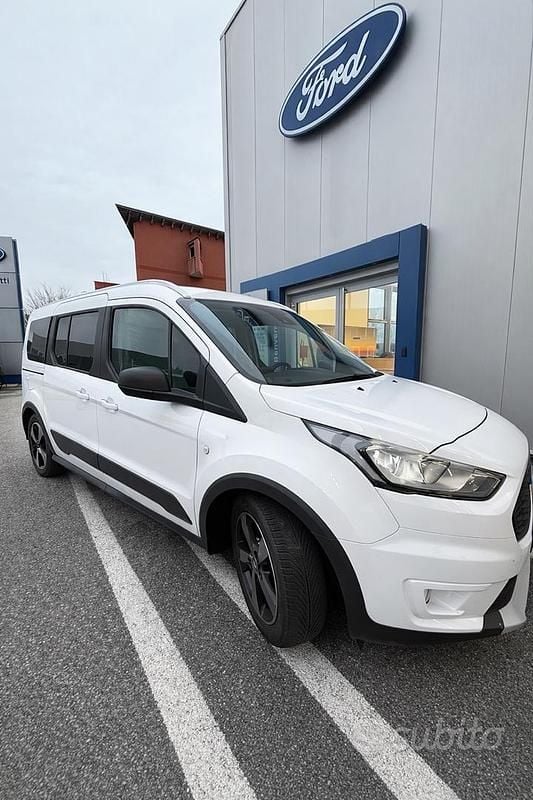 Usata Ford Tourneo Connect Active 120 CV (88 kW) 2022 Bianco Monovolume