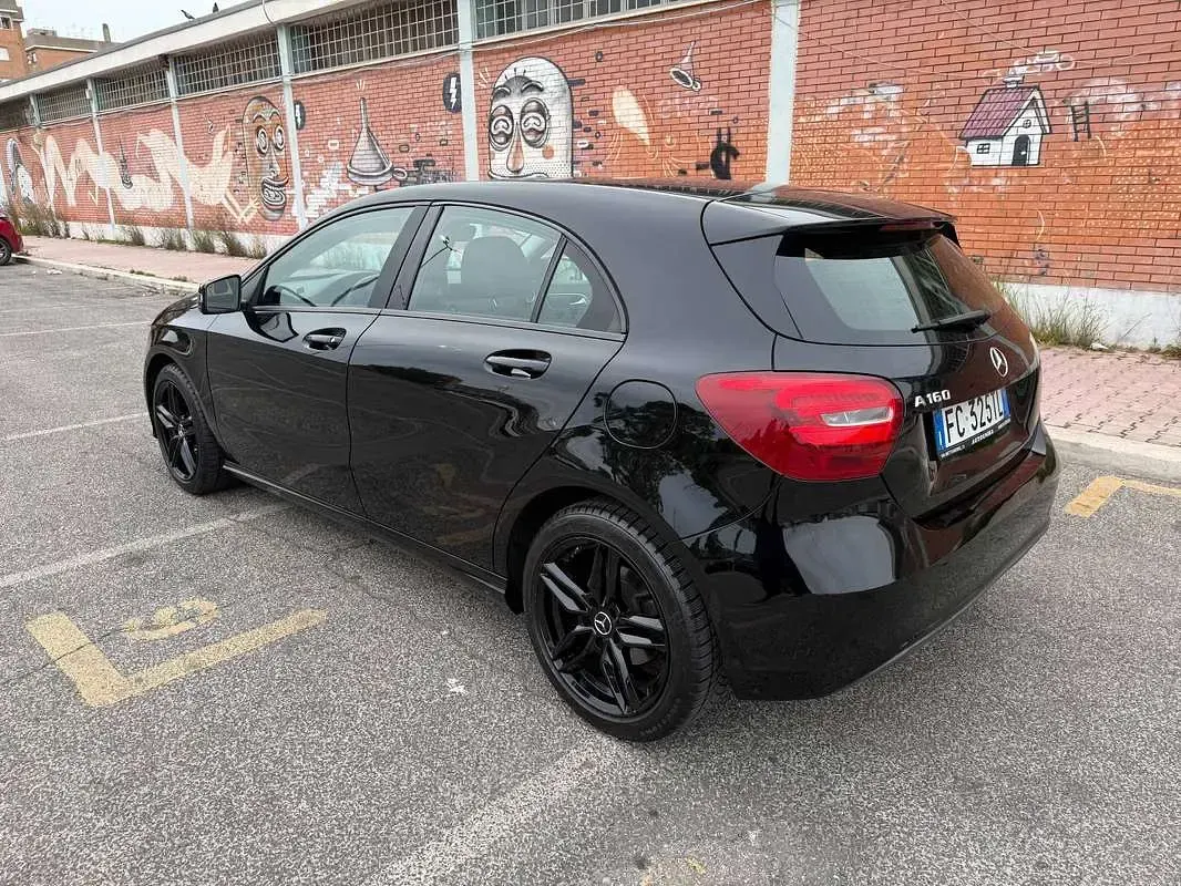 Usado Mercedes A160 Executive 102 CV (75 kW) 2016 Negro Berlina